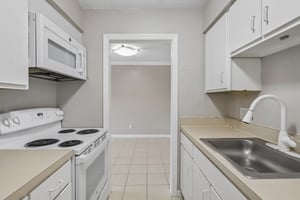 Wymore Rd 208-S1407-017.jpg