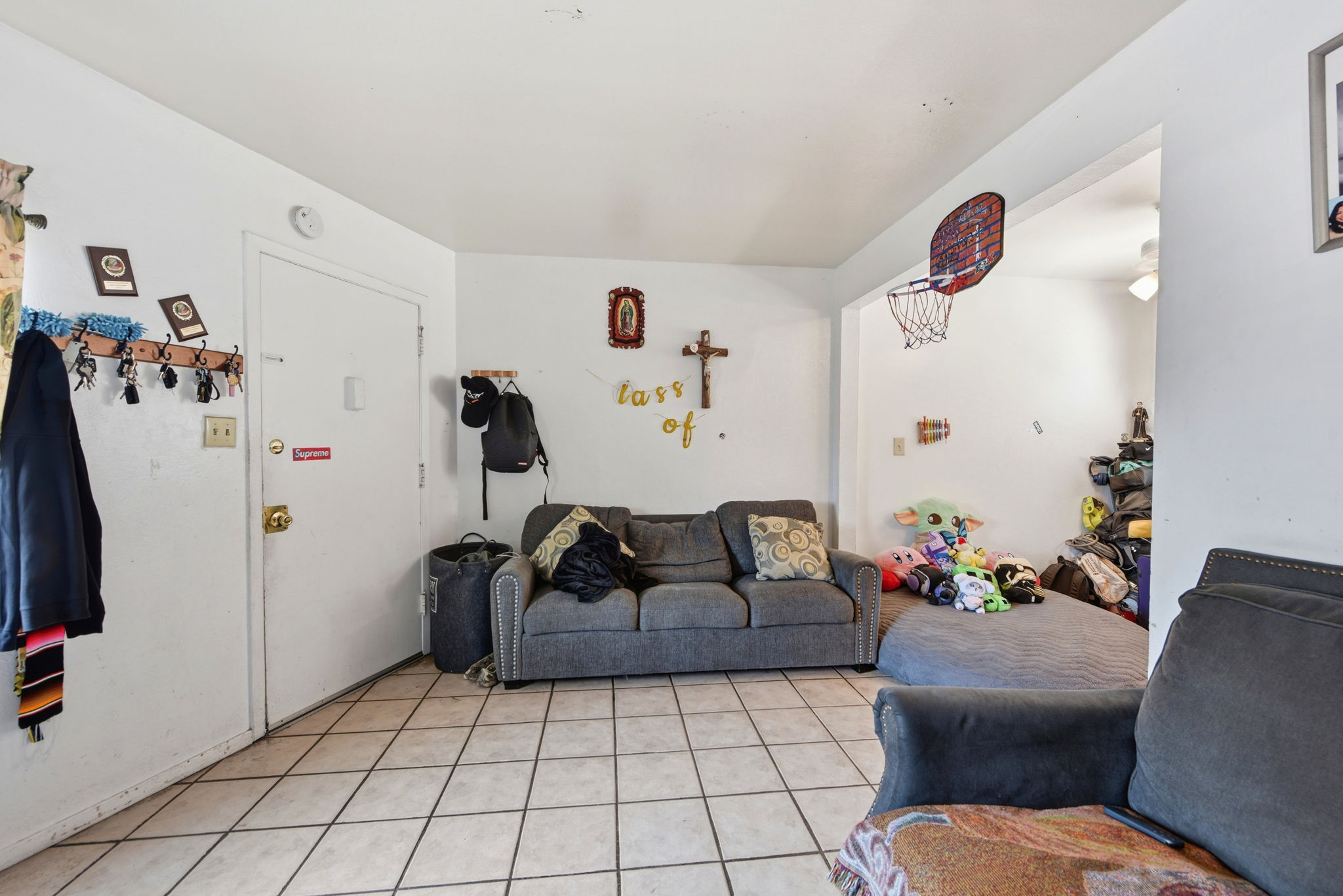 010_F8_3050-3058 Davis St