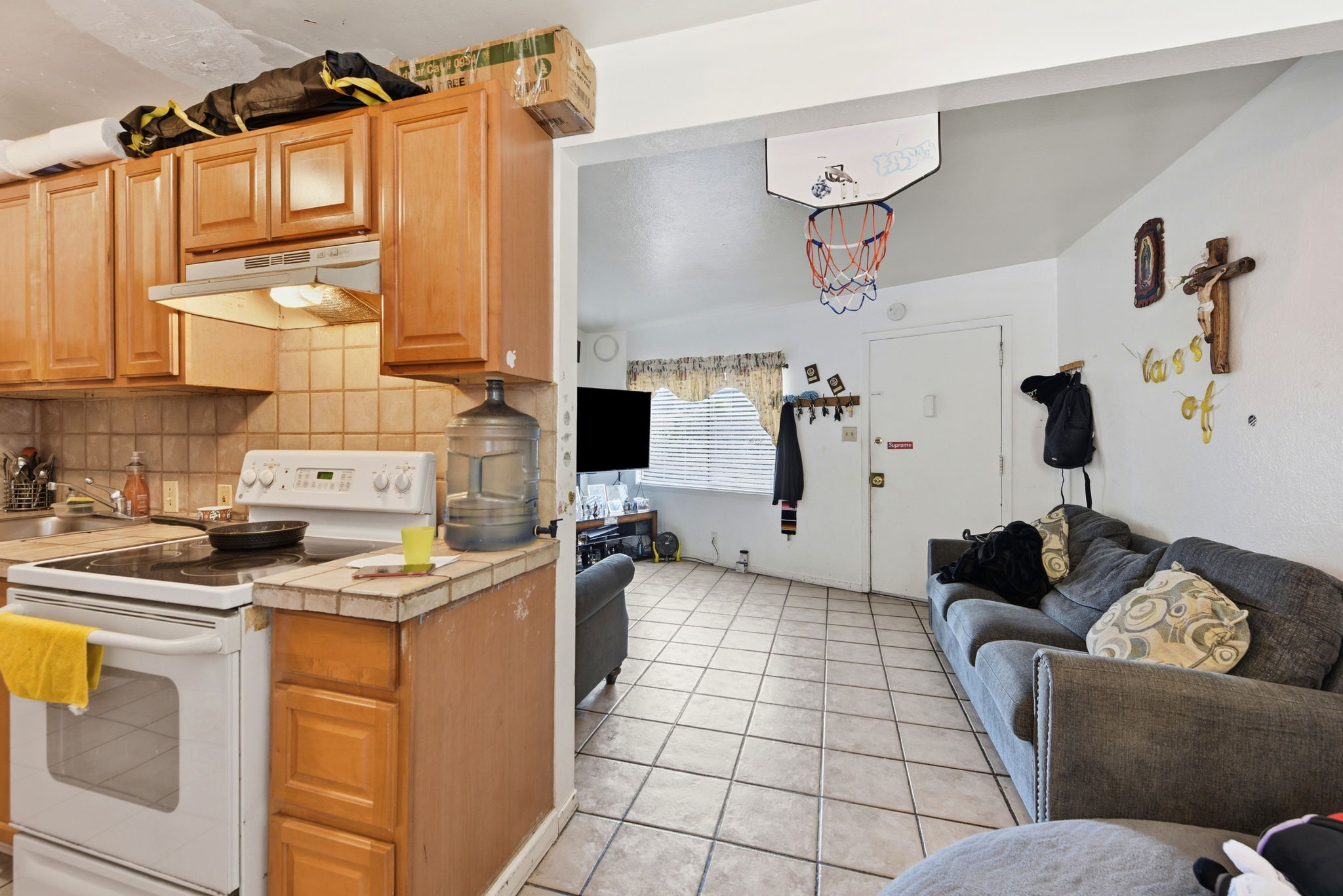 018_F8_3050-3058 Davis St