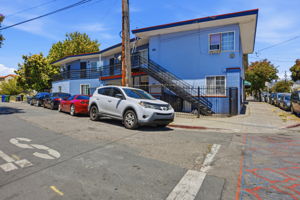 003_F8_3050-3058 Davis St