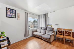 028_F8_3050-3058 Davis St