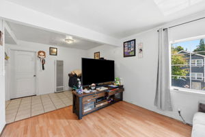 029_F8_3050-3058 Davis St