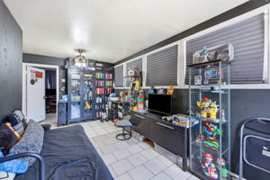 033_F8_3050-3058 Davis St