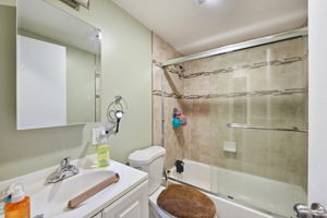 050_F8_3050-3058 Davis St