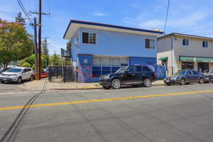 051_F8_3050-3058 Davis St