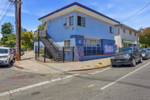 052_F8_3050-3058 Davis St