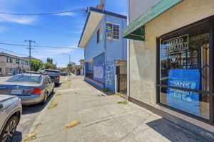 053_F8_3050-3058 Davis St