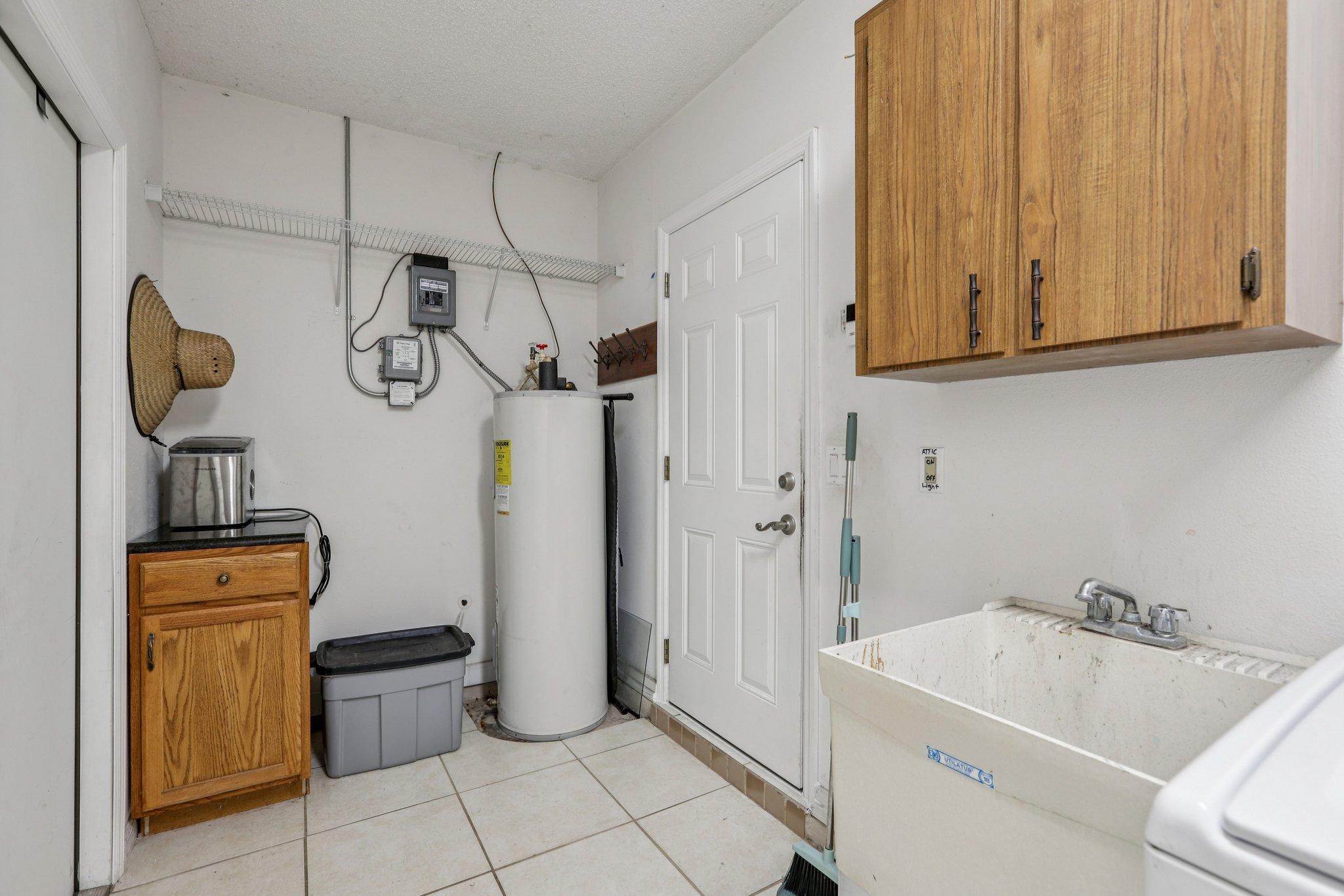 Crump Rd-S3101-030.jpg