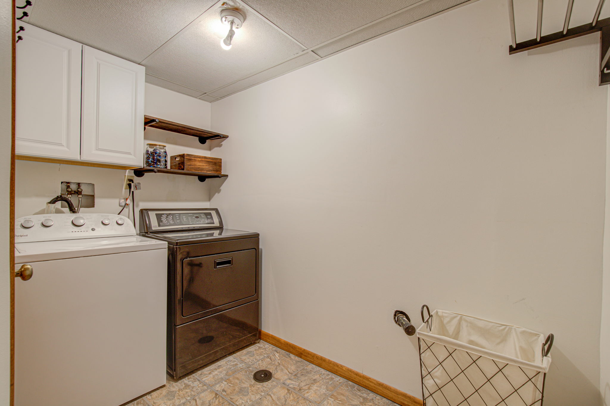 3050 Shields Dr 102, Eagan, MN 55121 ArchiPix