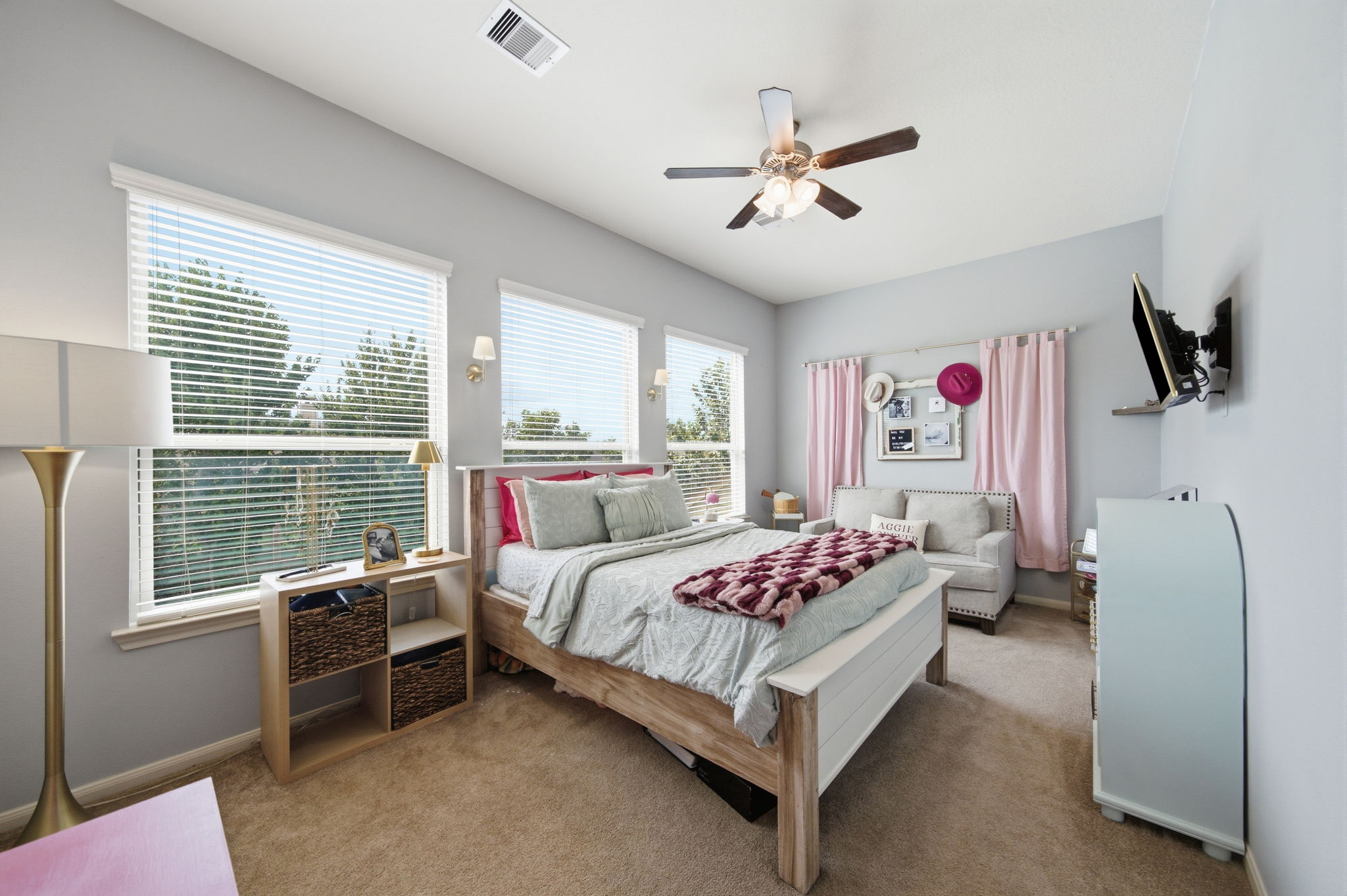  Photo 25