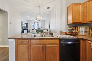 Latourette Dr-S0907-022.jpg