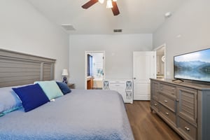 Latourette Dr-S0907-030.jpg