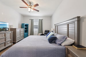 Latourette Dr-S0907-031.jpg