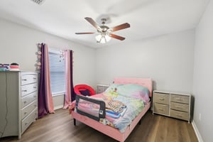Latourette Dr-S0907-032.jpg