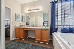 Latourette Dr-S0907-047.jpg