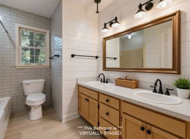 2nd Floor Full Bath - *VIRTUALLY STAGED*