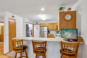 Edmonton Dr-S2208-020.jpg