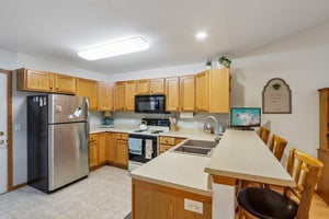 Edmonton Dr-S2208-021.jpg