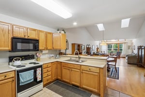 Edmonton Dr-S2208-023.jpg
