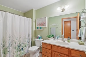 Edmonton Dr-S2208-038.jpg