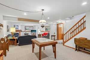 Edmonton Dr-S2208-041.jpg