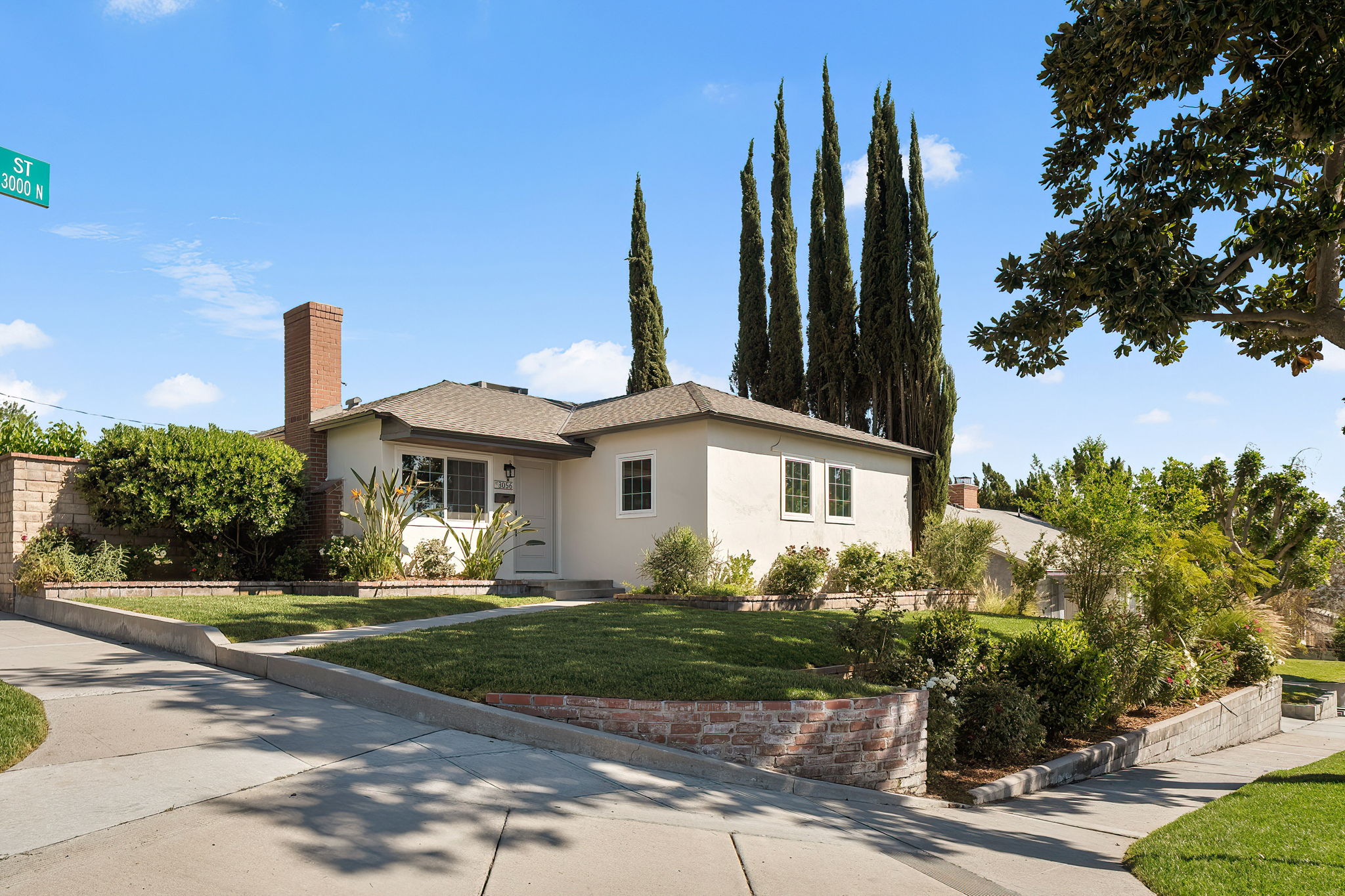 3056 N Buena Vista Street-4