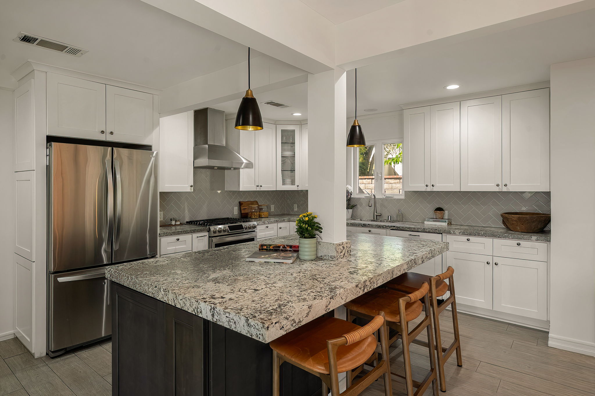 3056 N Buena Vista Street-15