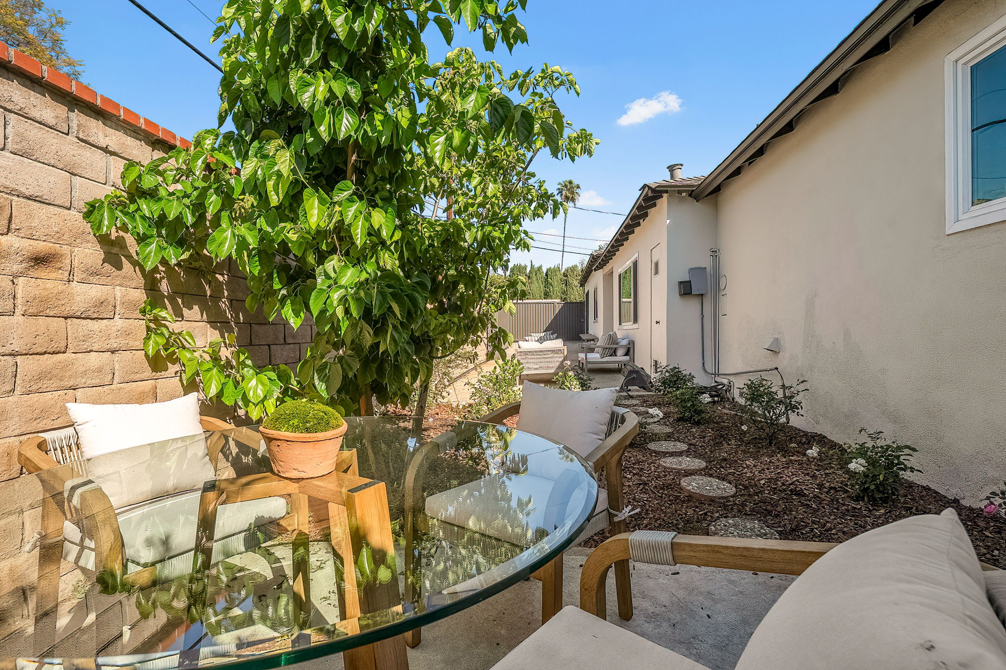 3056 N Buena Vista Street-52