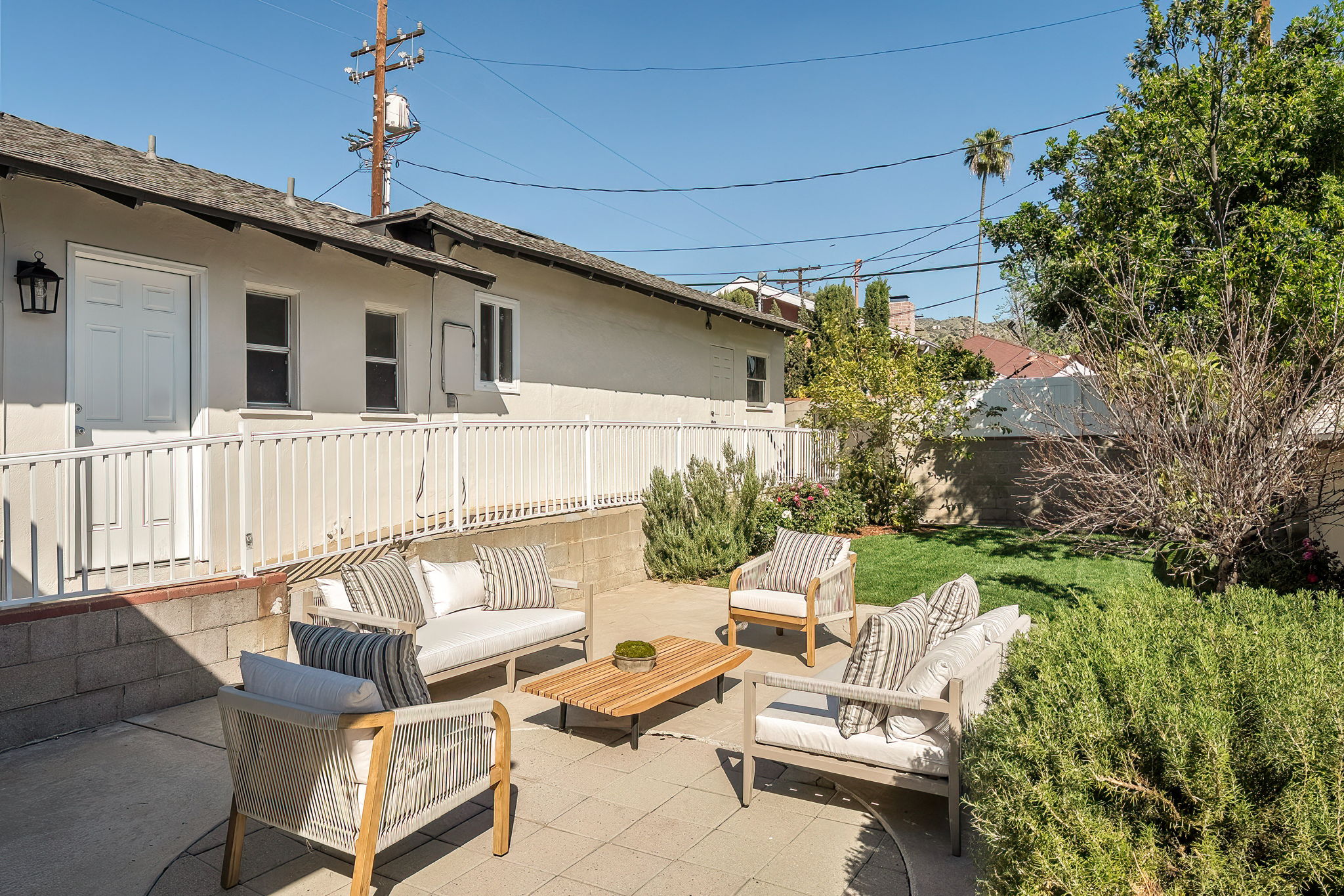 3056 N Buena Vista Street-57