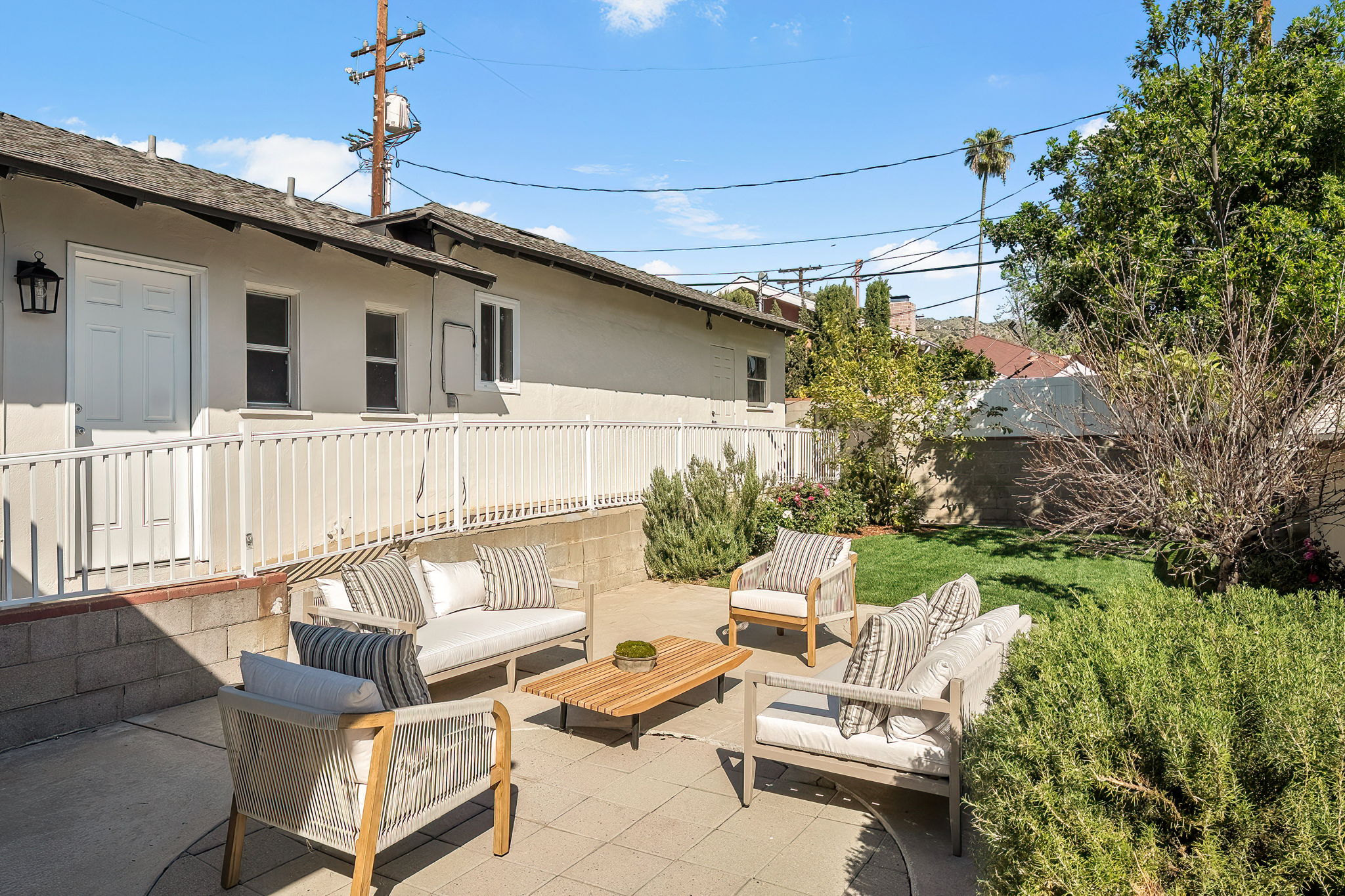 3056 N Buena Vista Street-58