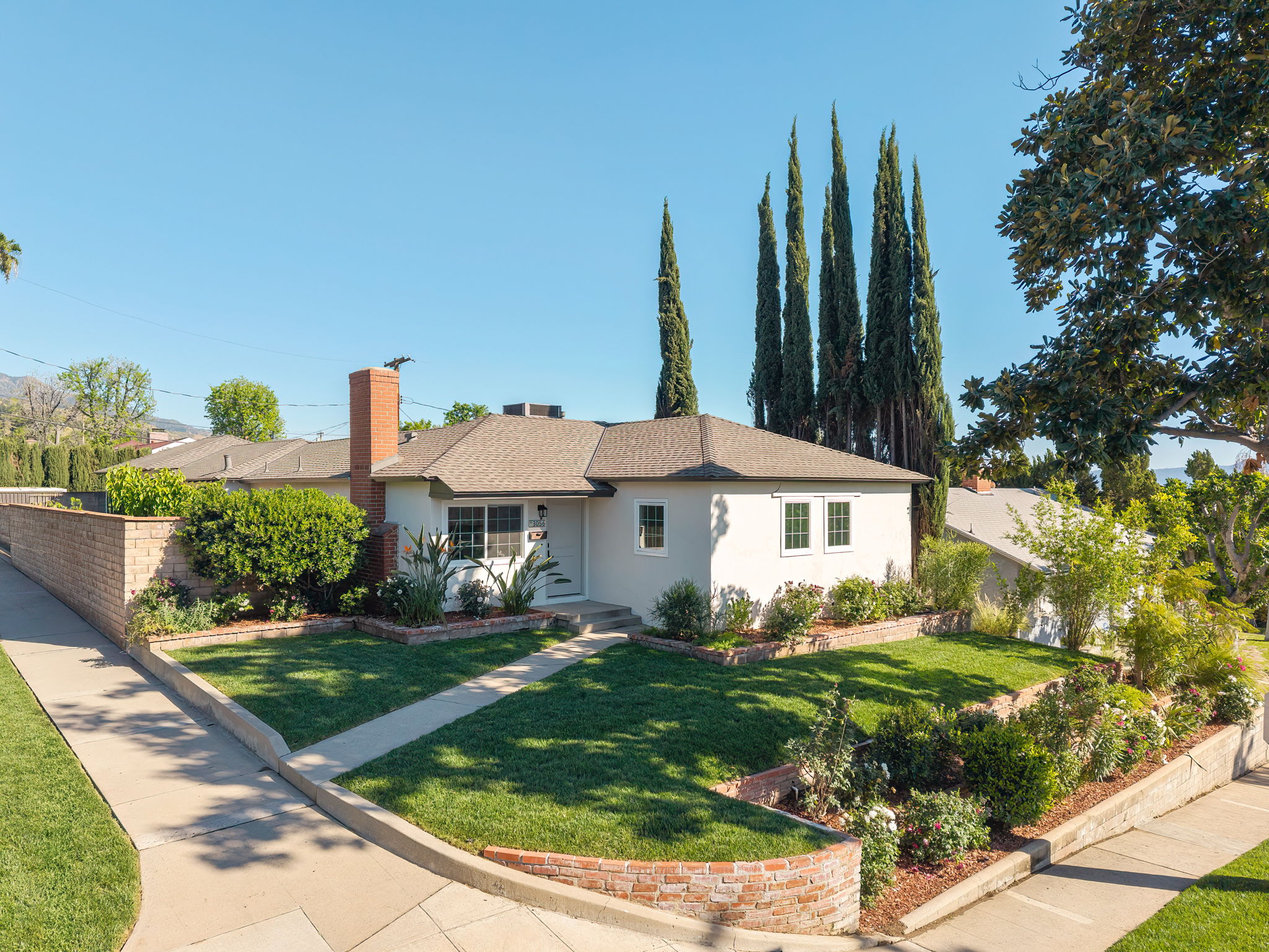 3056 N Buena Vista Street-73