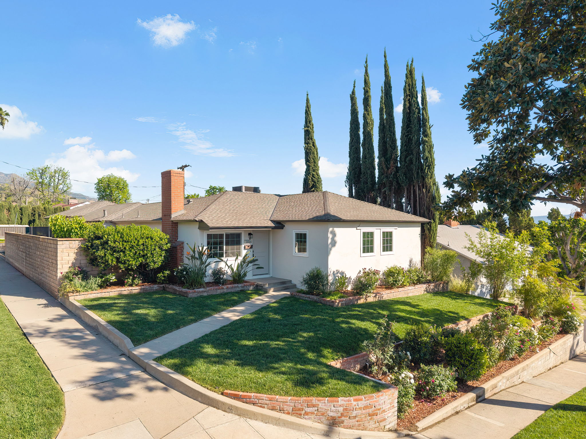 3056 N Buena Vista Street-74