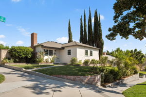 3056 N Buena Vista Street-4