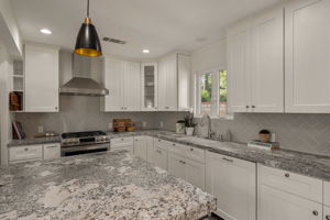 3056 N Buena Vista Street-19