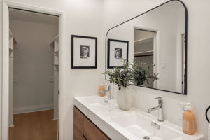 3056 N Buena Vista Street-23