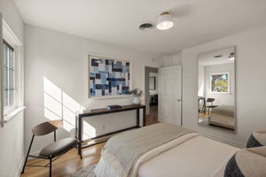 3056 N Buena Vista Street-41