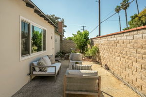 3056 N Buena Vista Street-47