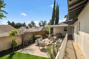 3056 N Buena Vista Street-54