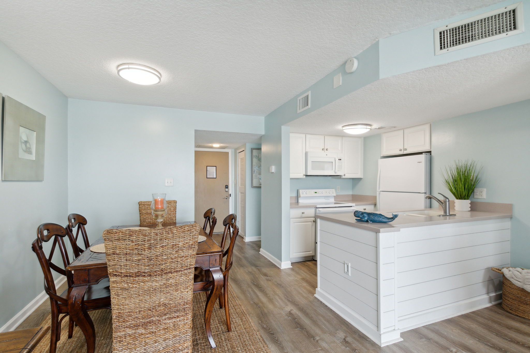 Dining Area/Kitchen