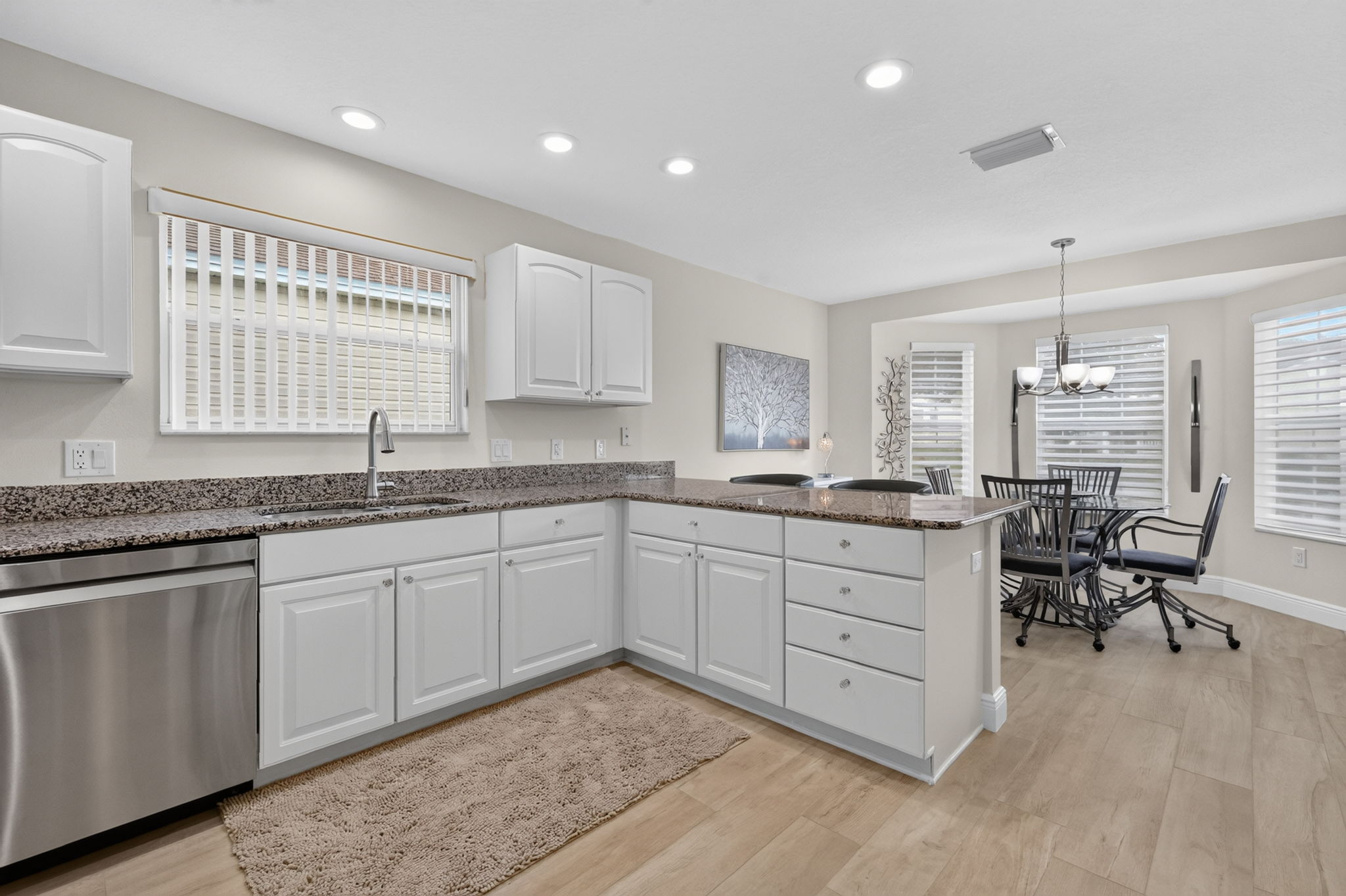Kitchen and Dinnete
