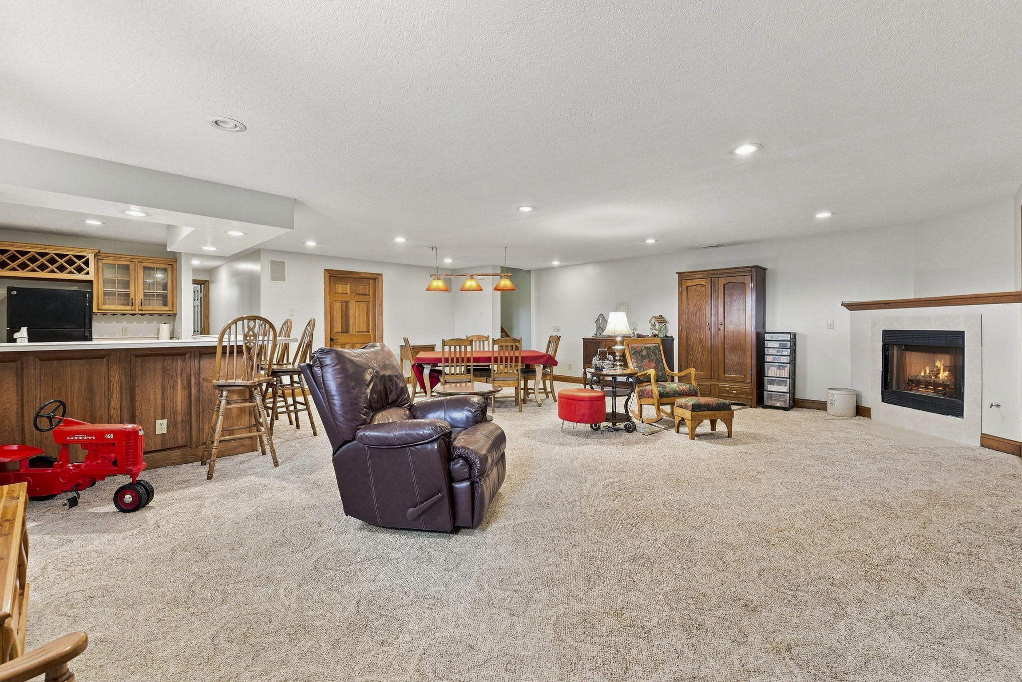  Photo 33