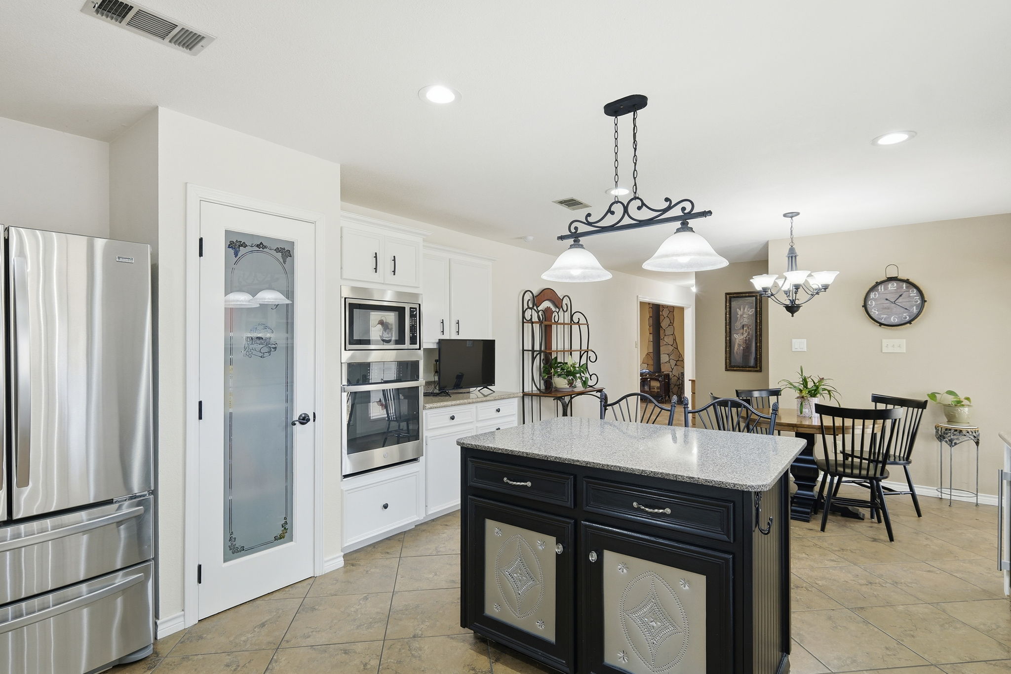 Kitchen/Breakfast Area
