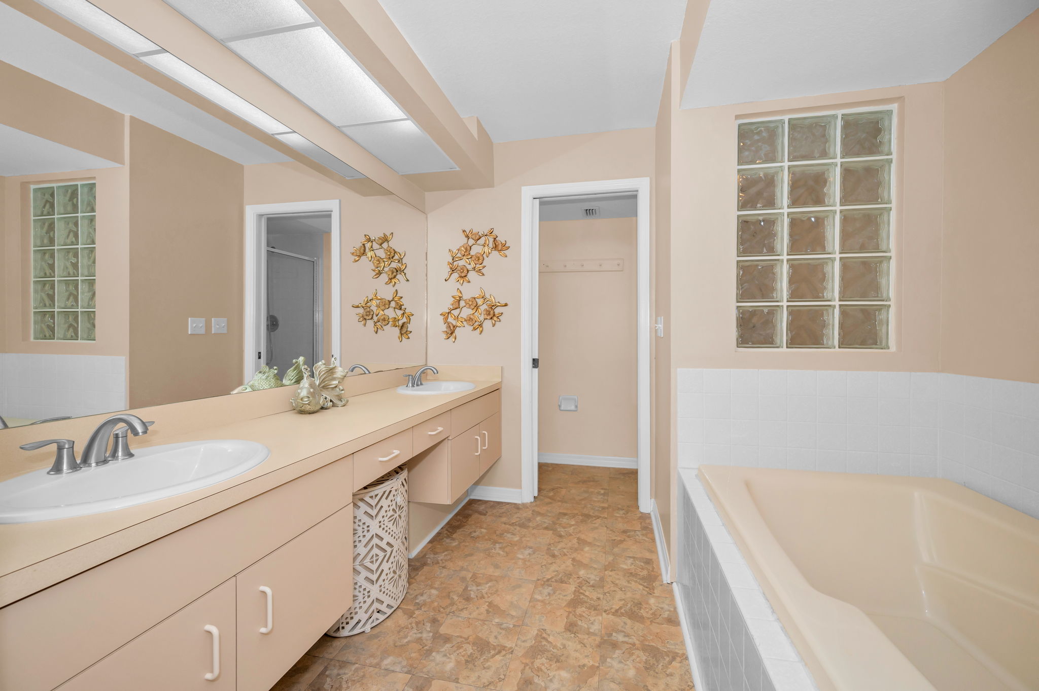 First Floor Primary Bathroom1a