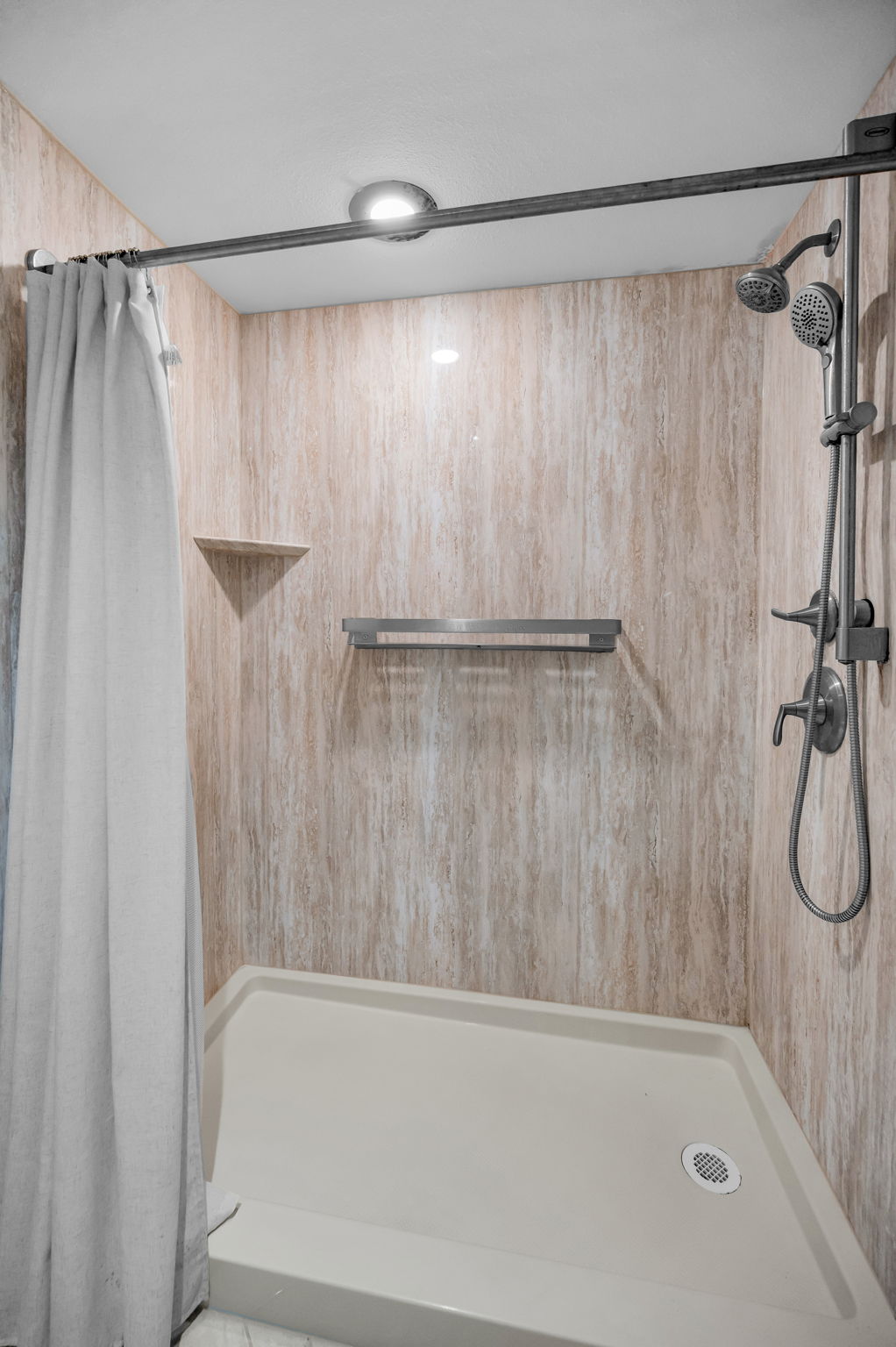 Primary Bathroom1b