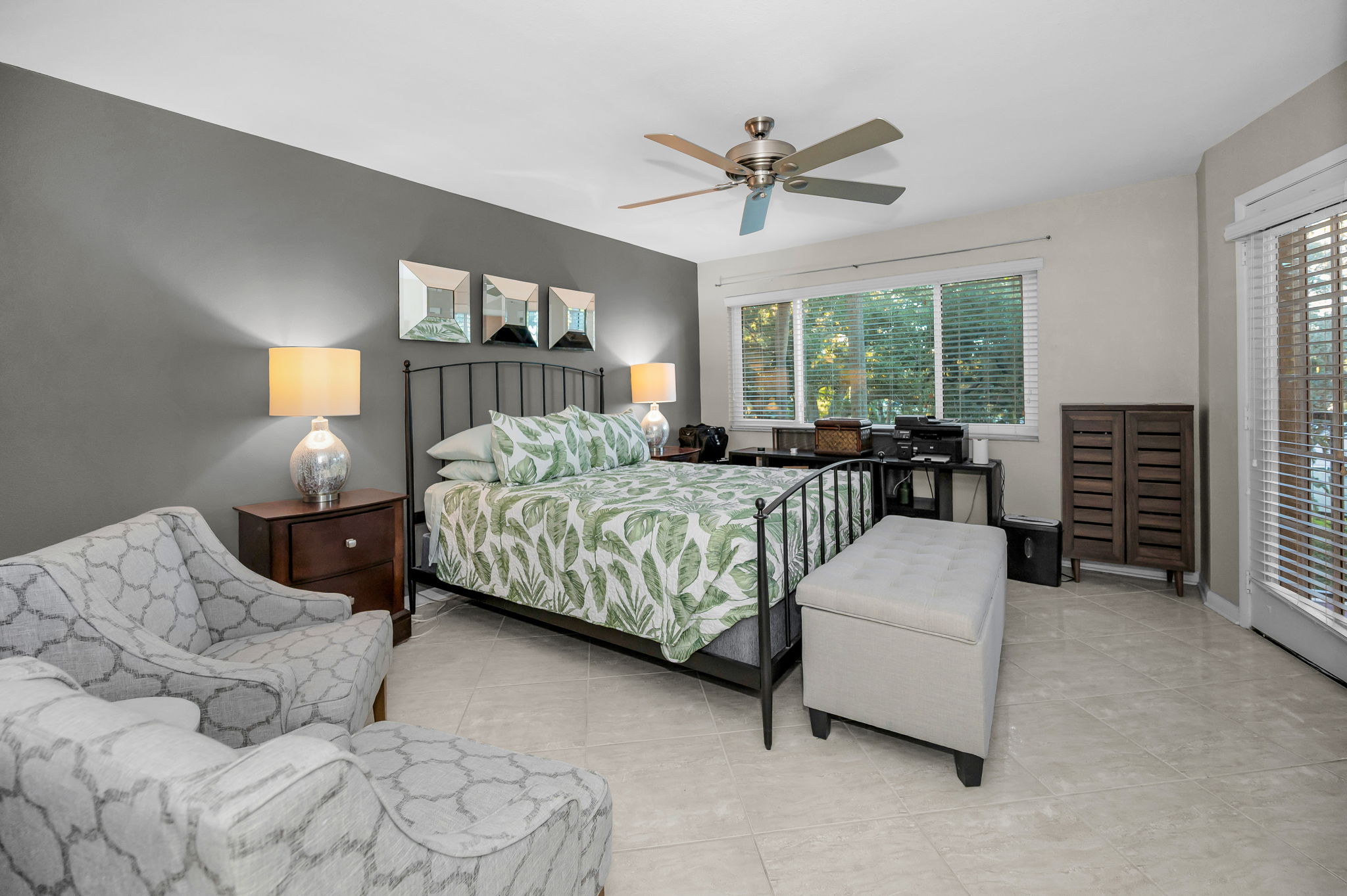 Primary Bedroom1a