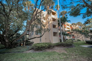 Front Exterior3
