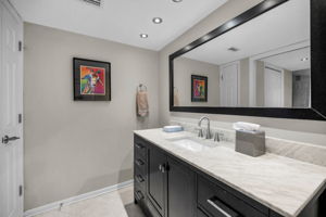 Primary Bathroom1c