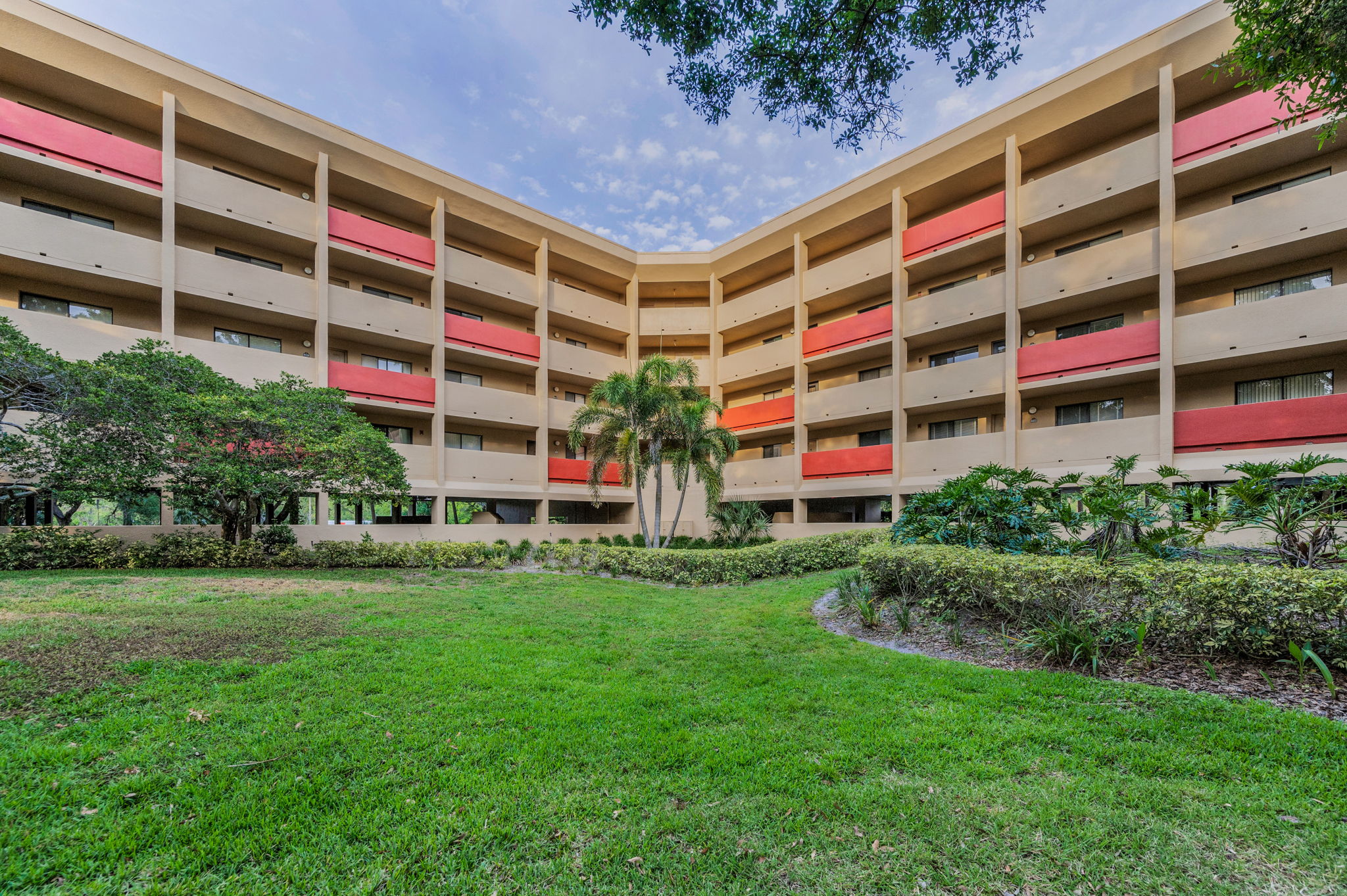 Front Exterior6