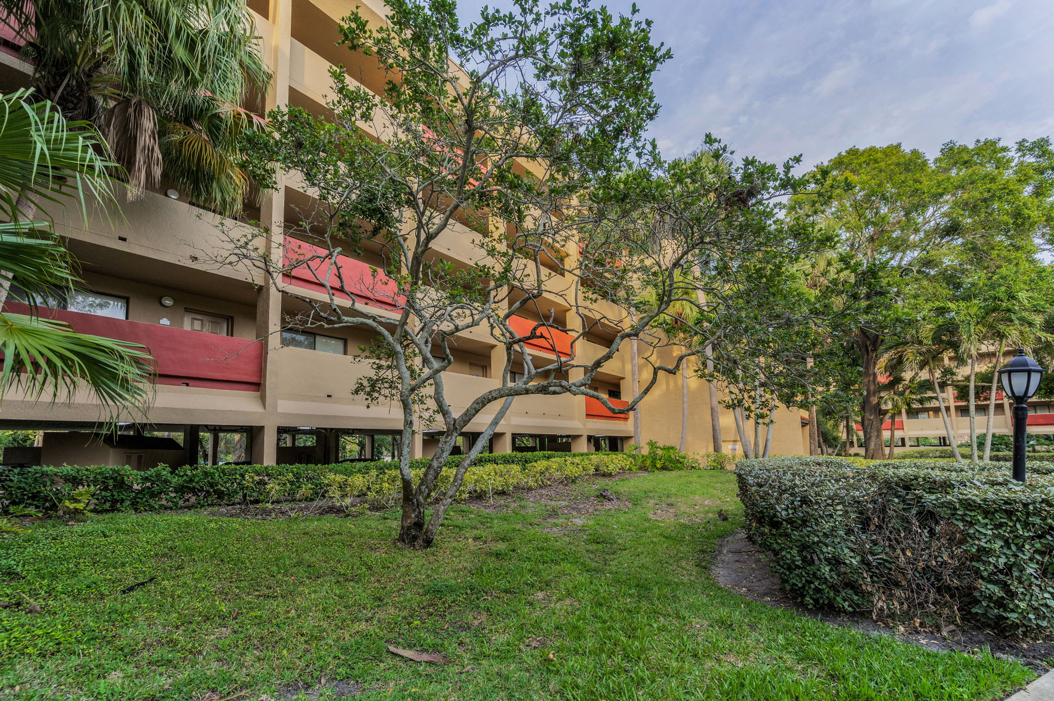 Front Exterior3