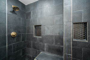  Photo 33